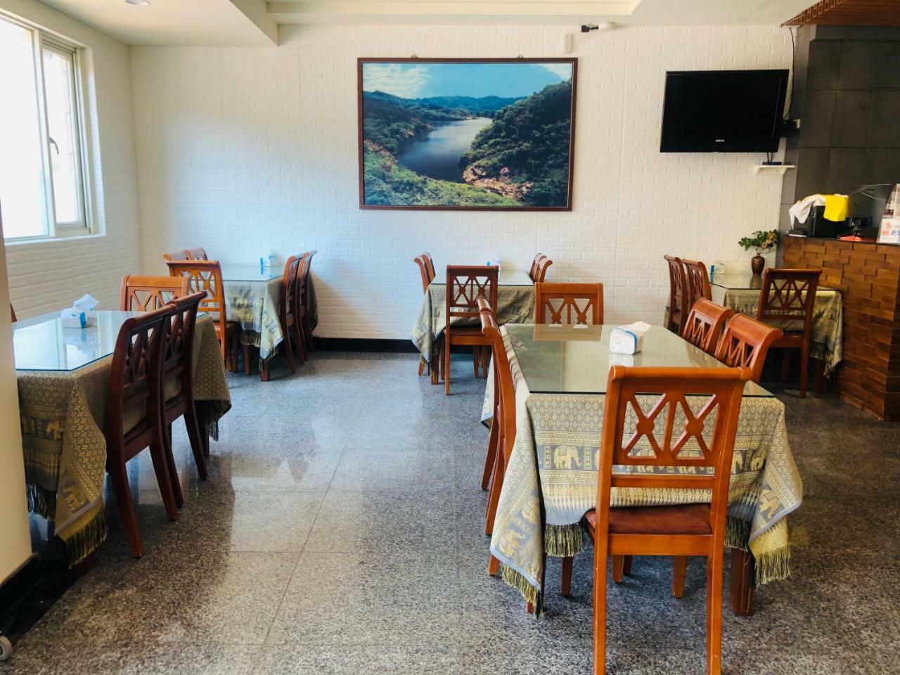 ננגן Holiday Hotel מראה חיצוני תמונה