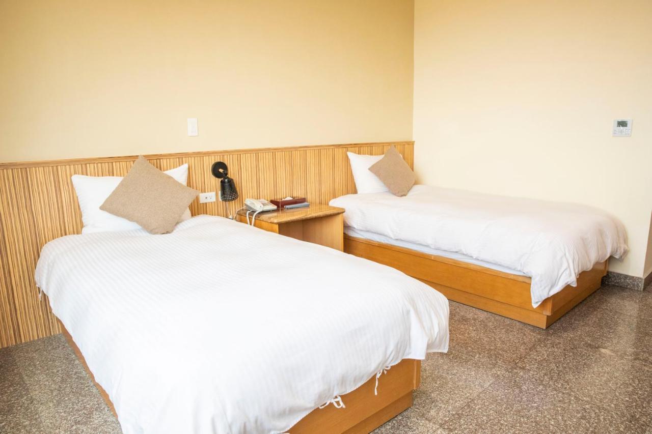 ננגן Holiday Hotel מראה חיצוני תמונה